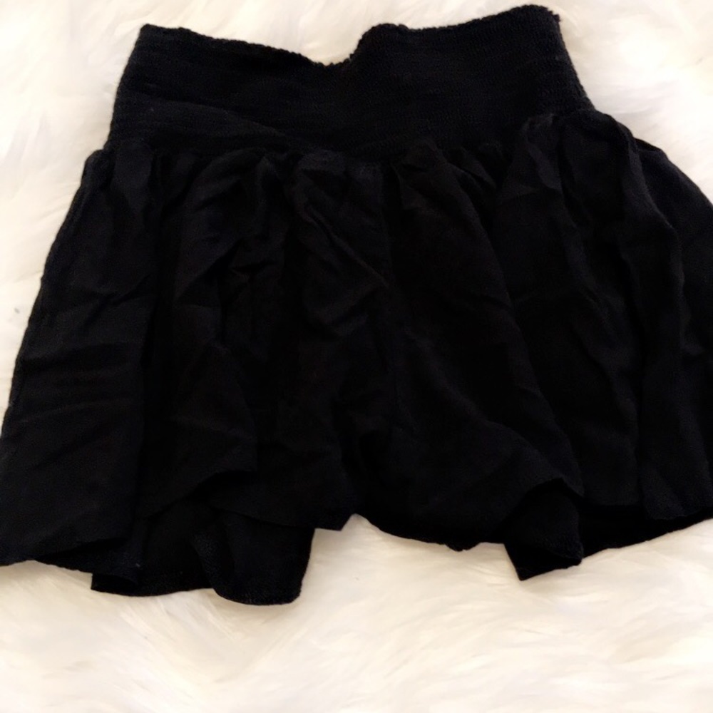 Brandy Melville flowy shorts